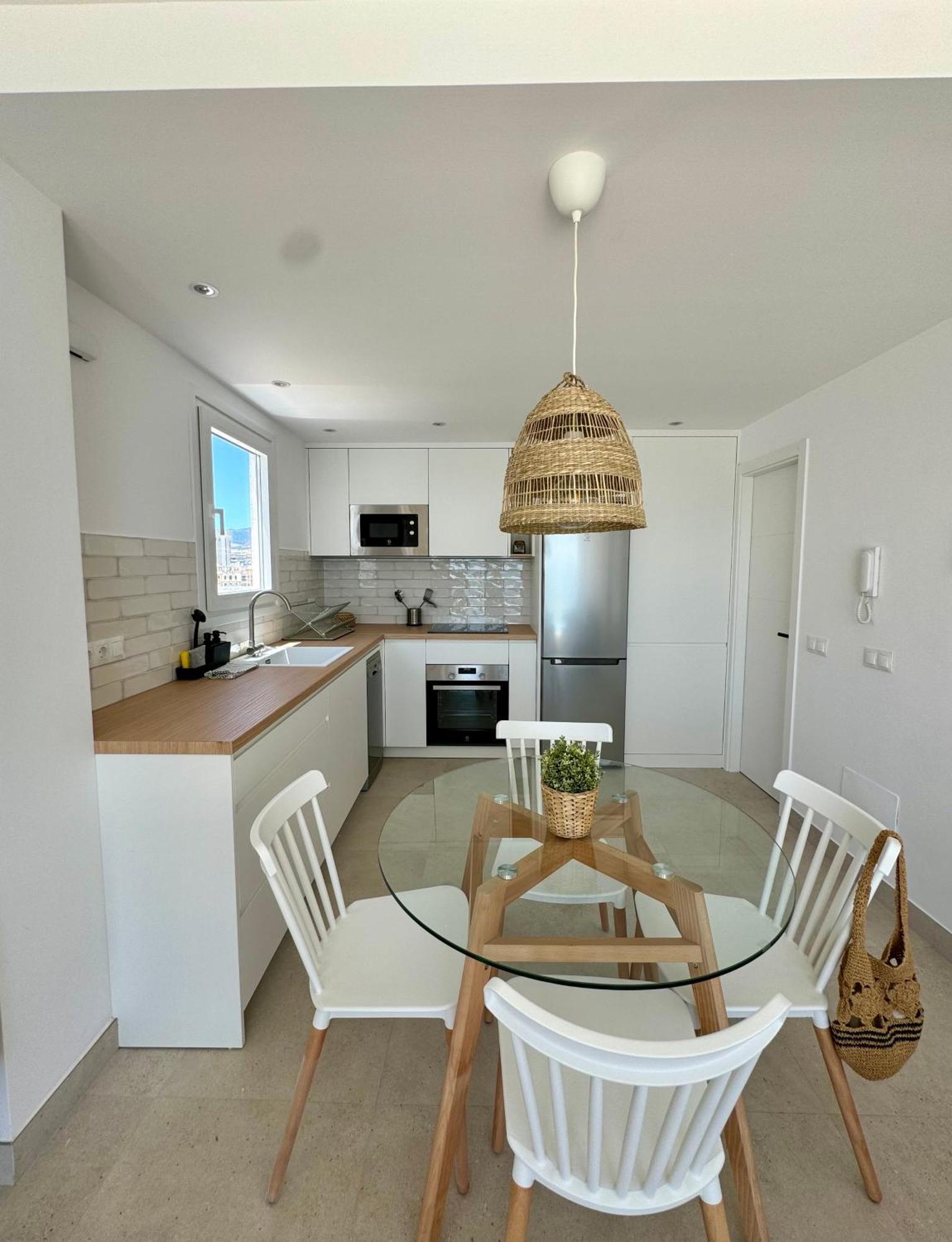 Sunnypalms - Beachfront Penthouse With Stunning Sea View Estepona Eksteriør bilde