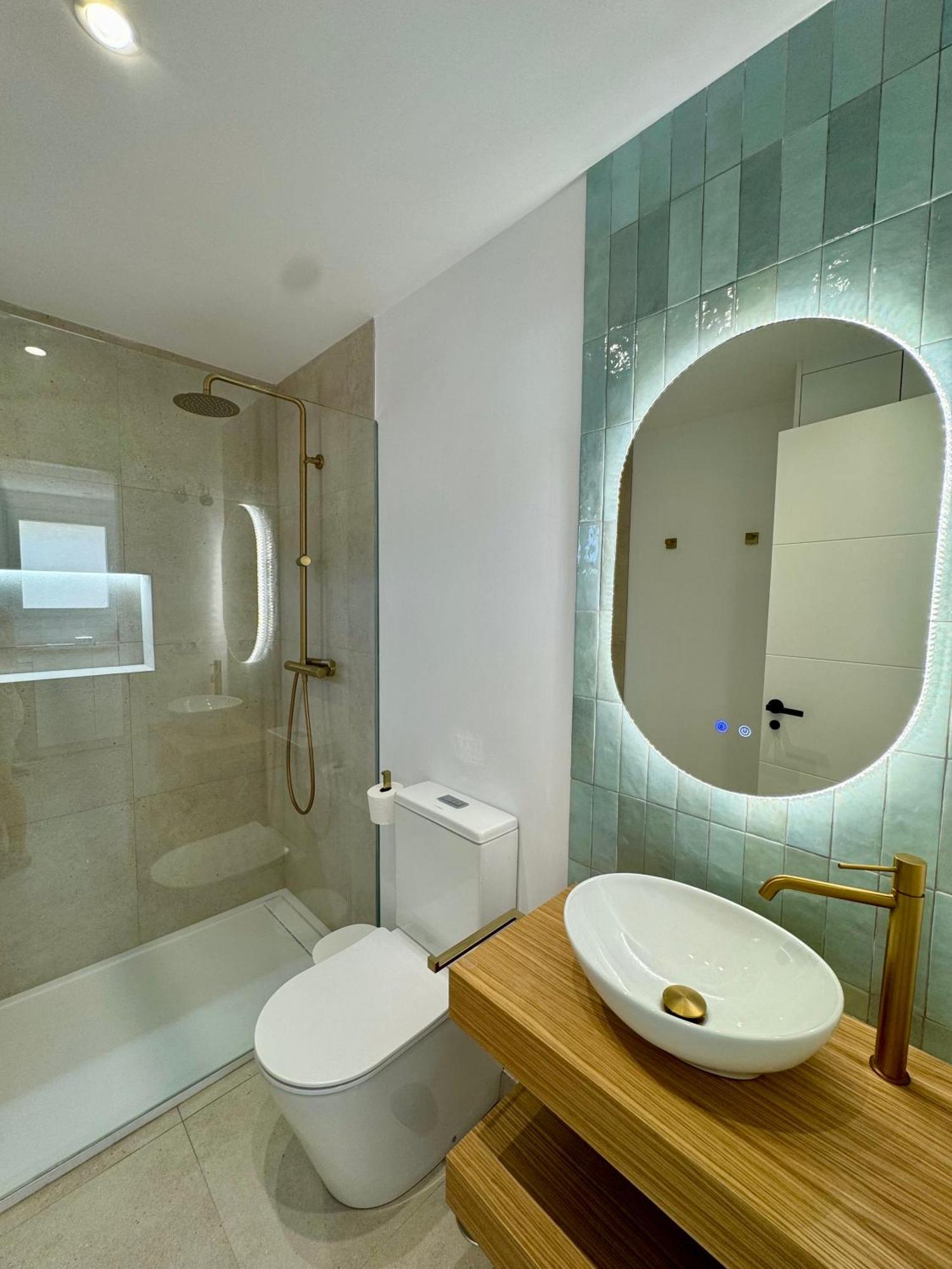 Sunnypalms - Beachfront Penthouse With Stunning Sea View Estepona Eksteriør bilde