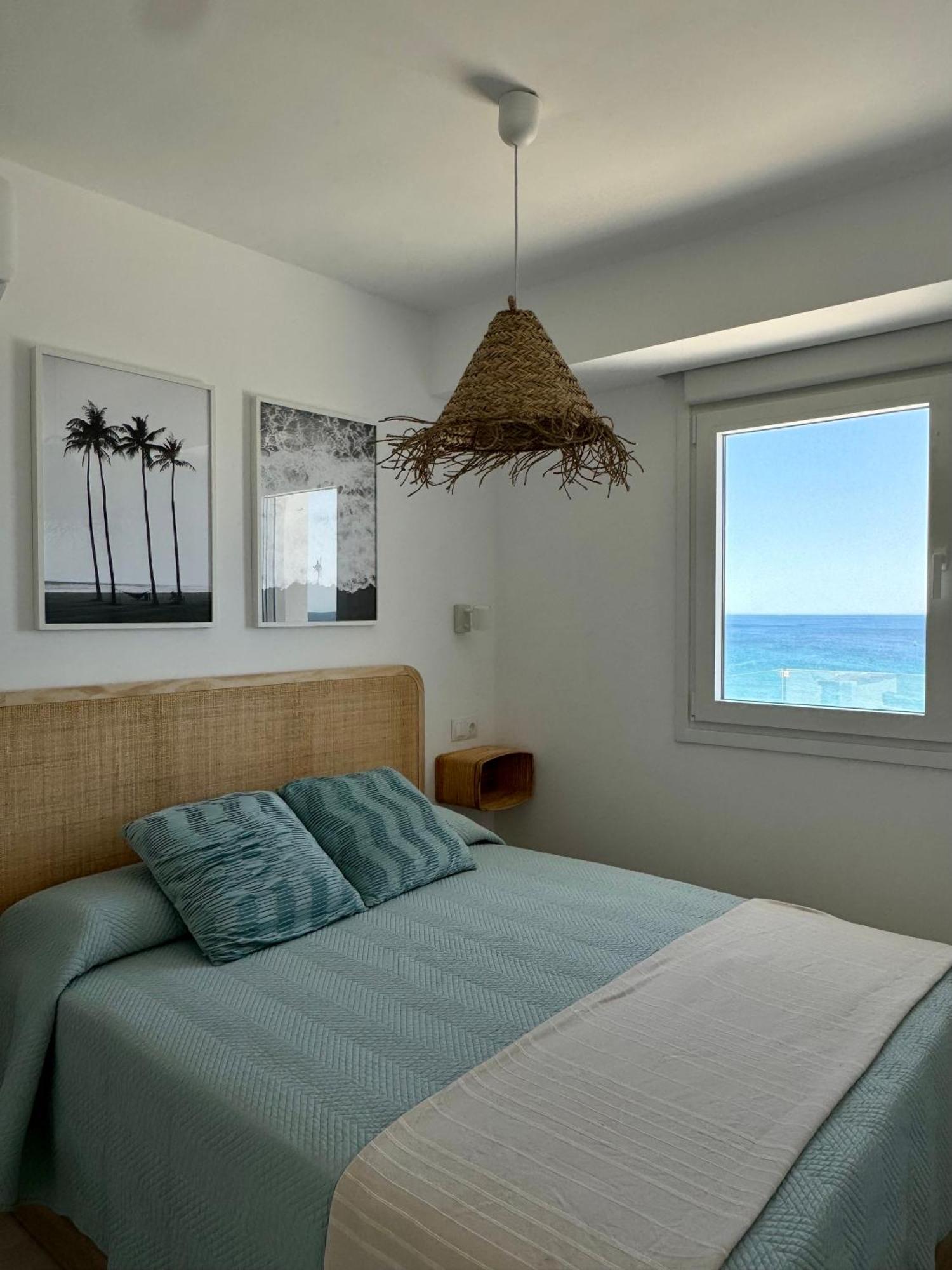 Sunnypalms - Beachfront Penthouse With Stunning Sea View Estepona Eksteriør bilde
