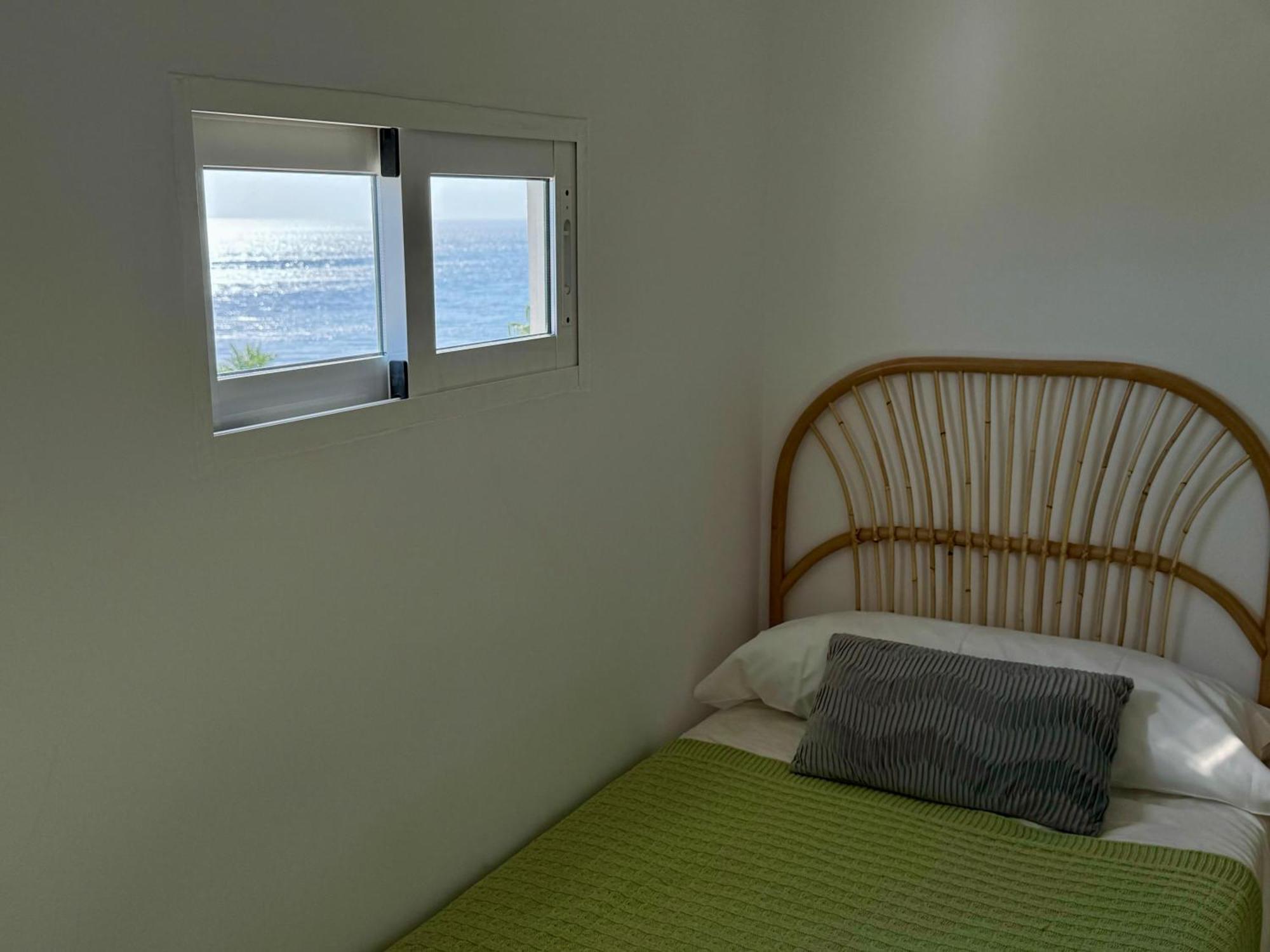 Sunnypalms - Beachfront Penthouse With Stunning Sea View Estepona Eksteriør bilde